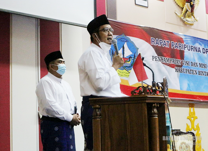 Calon Bupati Bintan Apri Sujadi saat menyampaikan visi misi
